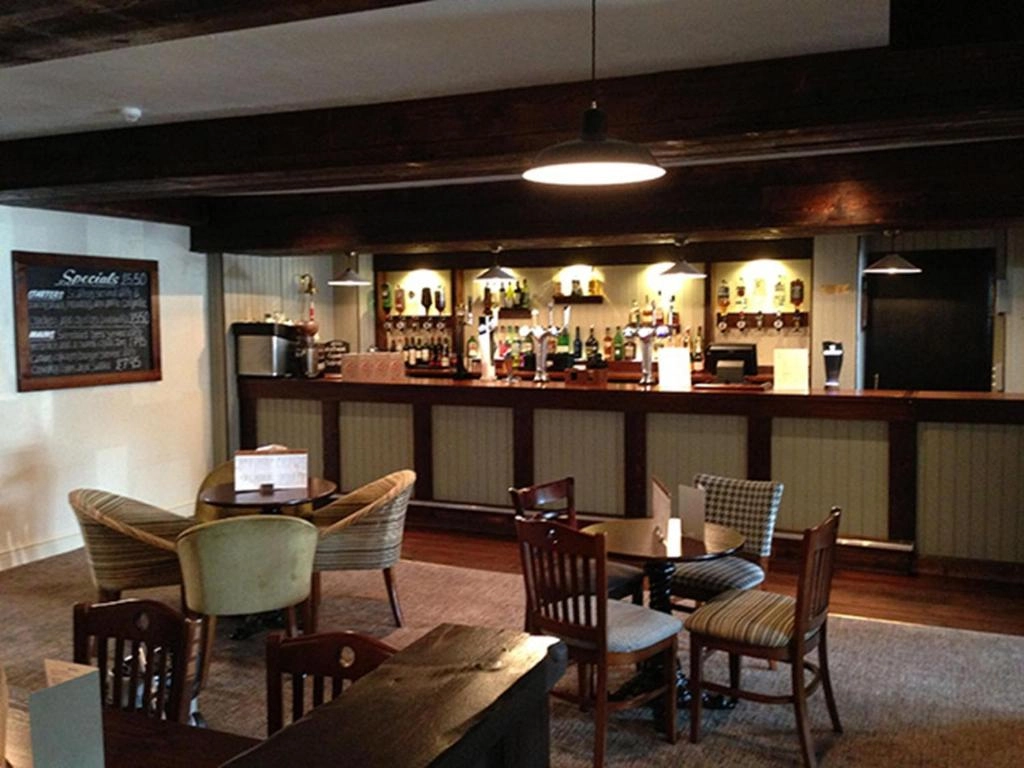 Beverley Inn & Hotel pub and lounge